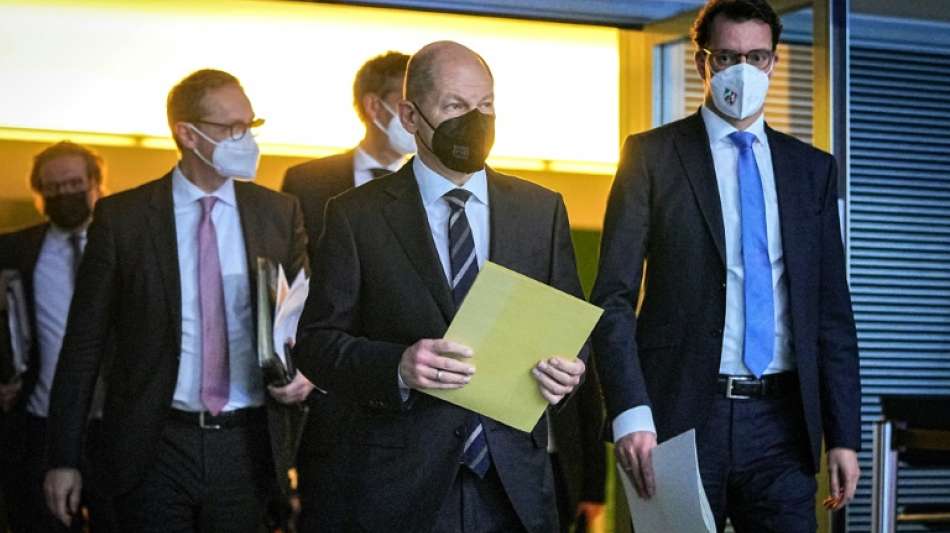Scholz und L&auml;nder halten sich Corona-Versch&auml;rfungen zu Weihnachten offen
