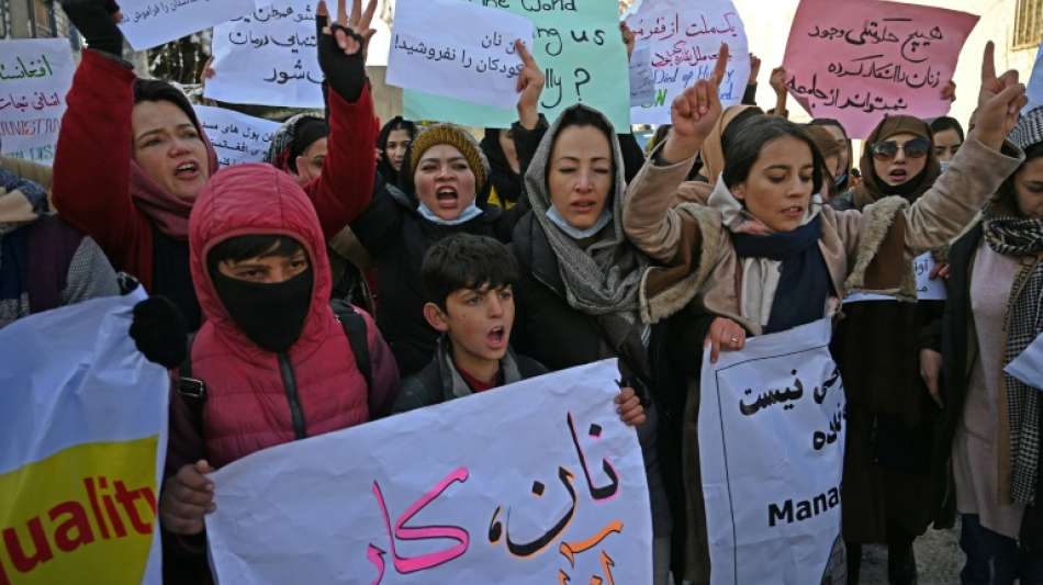 Dutzende Frauen demonstrieren in Kabul f&uuml;r ihre Rechte