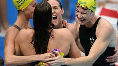 Australische Freistilstaffel schwimmt ersten Weltrekord in Tokio