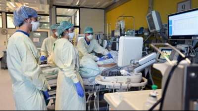 Krankenkassen warnen vor zweistelligem Milliardendefizit
