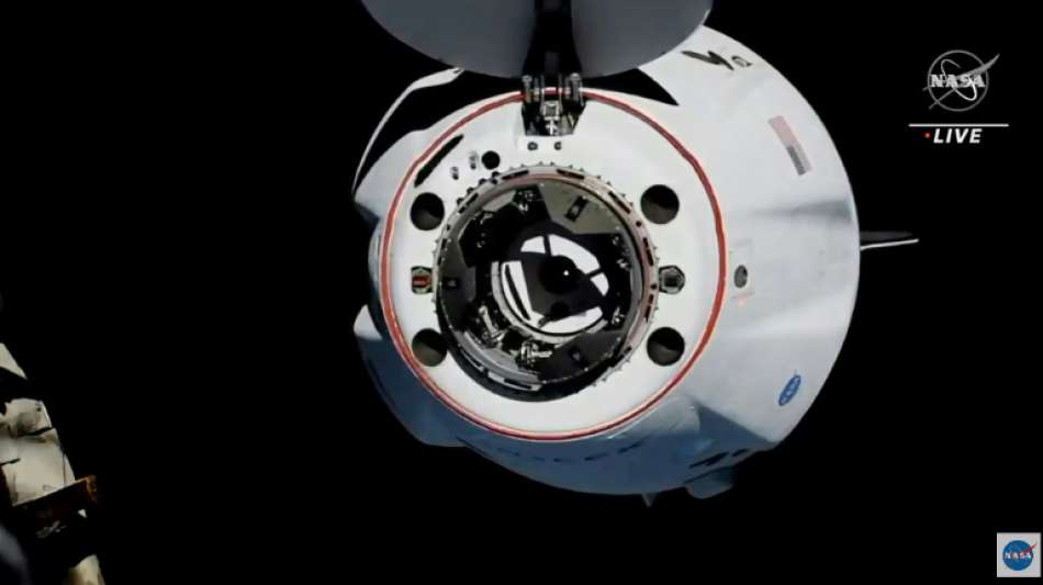 Astronauten an Bord von SpaceX-Raumkapsel wieder auf ISS