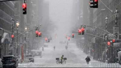 New York wappnet sich f&uuml;r heftigste Schneef&auml;lle seit Jahren