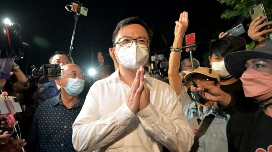 Thail&auml;ndischer Demokratie-Aktivist Anon Mumpa kommt aus dem Gef&auml;ngnis frei