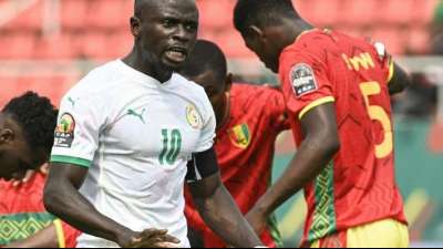 Afrika-Cup: Senegal und Guinea im Achtelfinale - Sensationssieg f&uuml;r Komoren