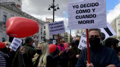 Parlament in Spanien billigt aktuell Legalisierung der Sterbehilfe