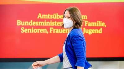 Familienministerin fordert nach Triage-Urteil Schutz f&uuml;r Senioren