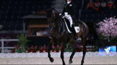 Von Bredow-Werndl holt auch Gold in der Einzel-Dressur