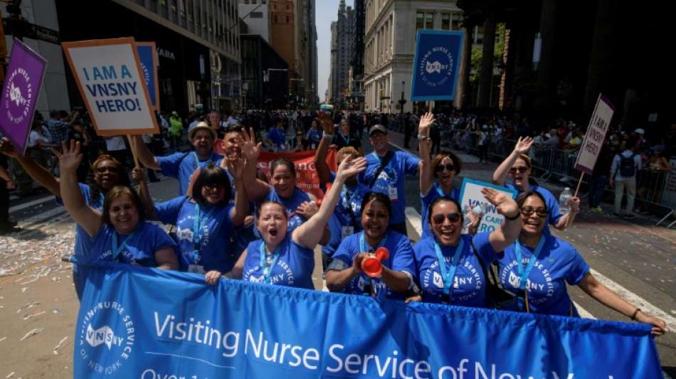 New York feiert systemrelevante Berufsgruppen mit gro&szlig;er Parade