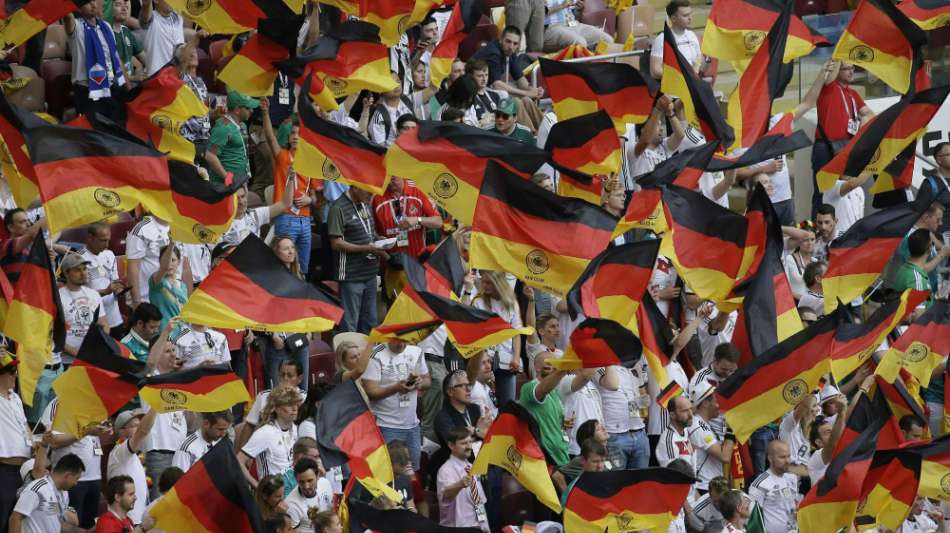 FanQ-Umfrage: Gro&szlig;e Mehrheit begr&uuml;&szlig;t L&ouml;w-R&uuml;cktritt