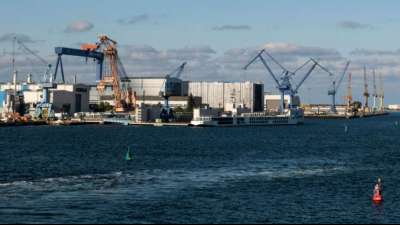 MV Werften Insolvenzverwalter will Kreuzfahrtschiff fertigbauen 