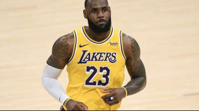 Lakers ohne Schr&ouml;der chancenlos gegen Nets - James knackt 35.000-Punkte-Marke