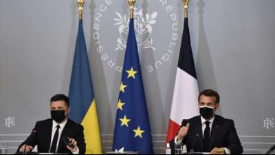 Merkel, Macron und ukrainischer Pr&auml;sident fordern russischen Truppenabzug