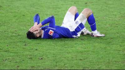 Schalke verliert und ist Letzter - Bayern mit Gl&uuml;ck und Lewandowski
