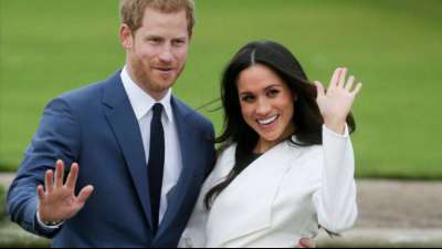 Harry und Meghan schlie&szlig;en R&uuml;ckkehr in erste Reihe des K&ouml;nigshauses aus