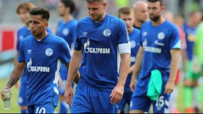 Regensburg schl&auml;gt Schalke - St. Pauli verliert in Paderborn