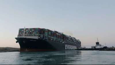 &Auml;gypten will 900 Millionen Dollar Entsch&auml;digung wegen Blockade des Suez-Kanals
