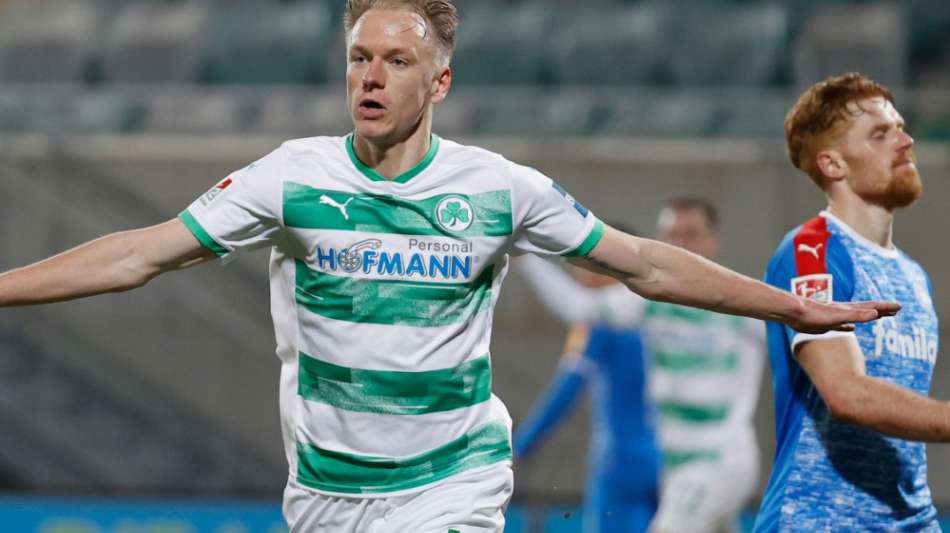 F&uuml;rth schl&auml;gt Kiel: Aufstiegsrennen beginnt von vorne
