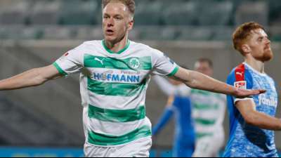F&uuml;rth schl&auml;gt Kiel: Aufstiegsrennen beginnt von vorne