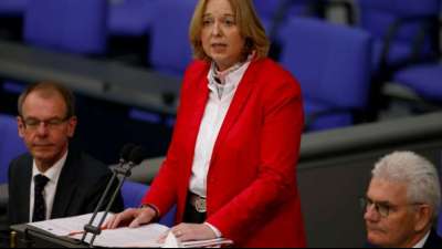 Neue Bundestagspr&auml;sidentin sieht Chancen f&uuml;r Wahlreform f&uuml;r kleineren Bundestag