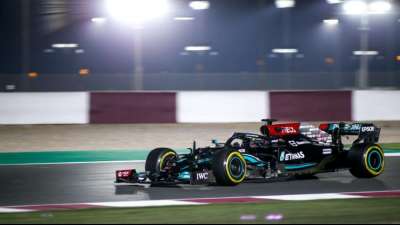 Formel 1: Hamilton gewinnt in Katar vor Verstappen