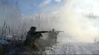 Russische Truppen f&uuml;r gemeinsame Milit&auml;rman&ouml;ver schon in Belarus