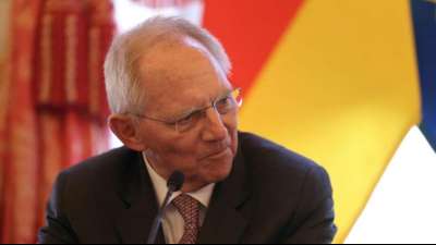Politiker Sch&auml;uble bestreitet Tendenz nach Rechts in der CDU 