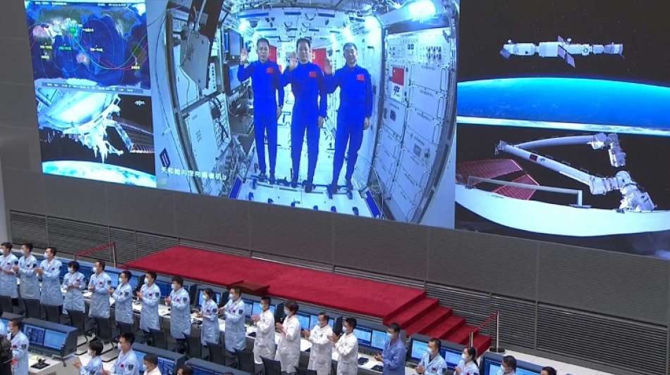 Weltraumspaziergang von Chinas Astronauten ist gegl&uuml;ckt