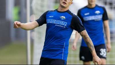 Nach einst&uuml;ndiger Unterzahl: Paderborn verpasst R&uuml;ckkehr an die Spitze