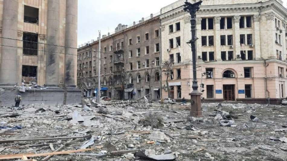 Russische Terror-Armee bombardiert ziviles Charkiw