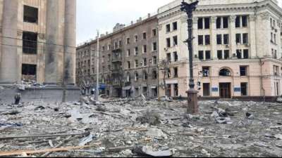 Russische Terror-Armee bombardiert ziviles Charkiw