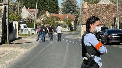 Anti-Terror-Ermittlungen nach t&ouml;dlichem Messerangriff bei Paris eingeleitet