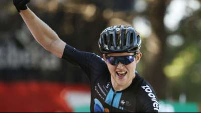 Vuelta: Gro&szlig;schartner f&auml;hrt hauchd&uuml;nn am Roten Trikot vorbei