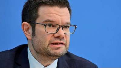 Buschmann bedauert Verfassungsgerichtsentscheid zu Corona-"Notbremse"