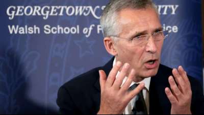 Stoltenberg &auml;u&szlig;ert Vorbehalte gegen europ&auml;ische Verteidigungsgemeinschaft