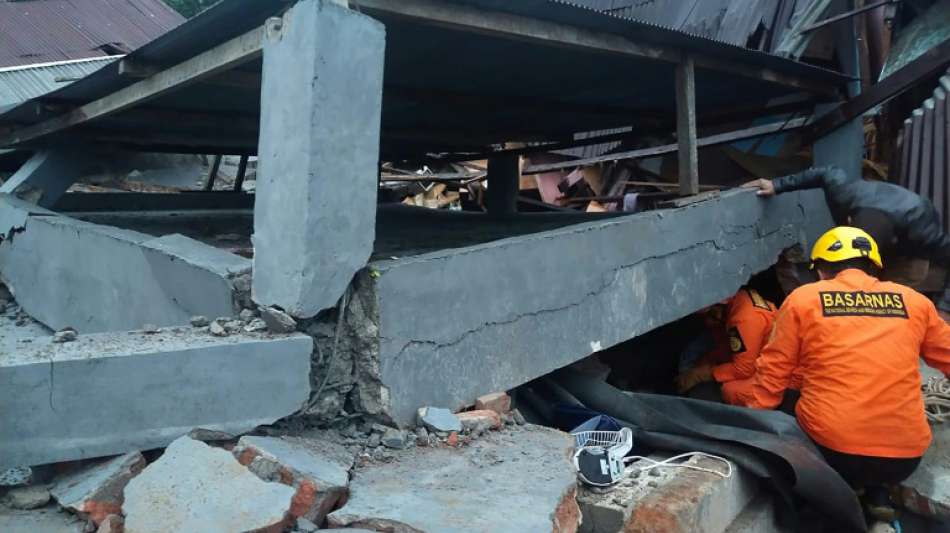 Tote und Verletzte bei Erdbeben (6,2) in Indonesien