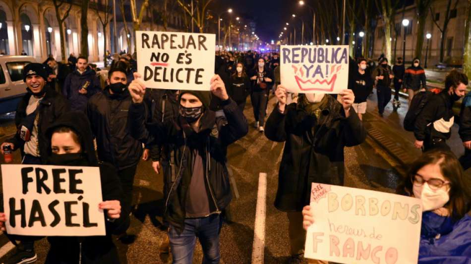 Siebter Abend der Proteste in Barcelona gegen Verhaftung von Rapper Has&eacute;l 