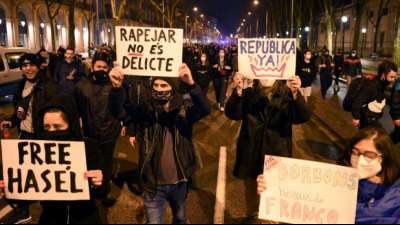 Siebter Abend der Proteste in Barcelona gegen Verhaftung von Rapper Has&eacute;l 