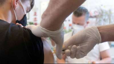 Erneut Andrang auf Corona-Impfzentren in &Ouml;sterreich 