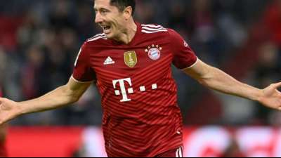 Bissig und spielfreudig: Bayern deklassieren Hertha - Dreierpack von Lewandowski