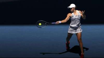 Topfavoritin Barty locker in der dritten Runde