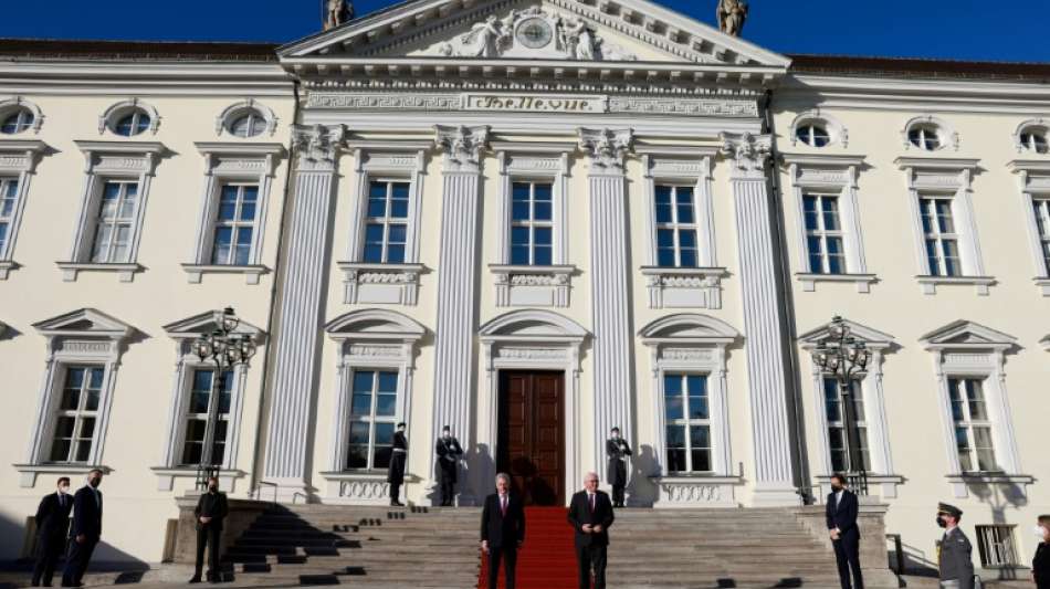 Linken-Pr&auml;sidentschaftskandidat grenzt sich von Steinmeier ab 