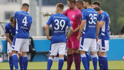 Kurz vor Saisonstart: Schalke in Quarant&auml;ne-Trainingslager