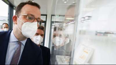 Spahn hofft auf "mehr Normalit&auml;t" in Schulen durch Impfung von Jugendlichen