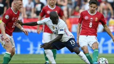 Vorzeitigen Achtelfinal-Einzug verpasst: Frankreich spielt nur remis