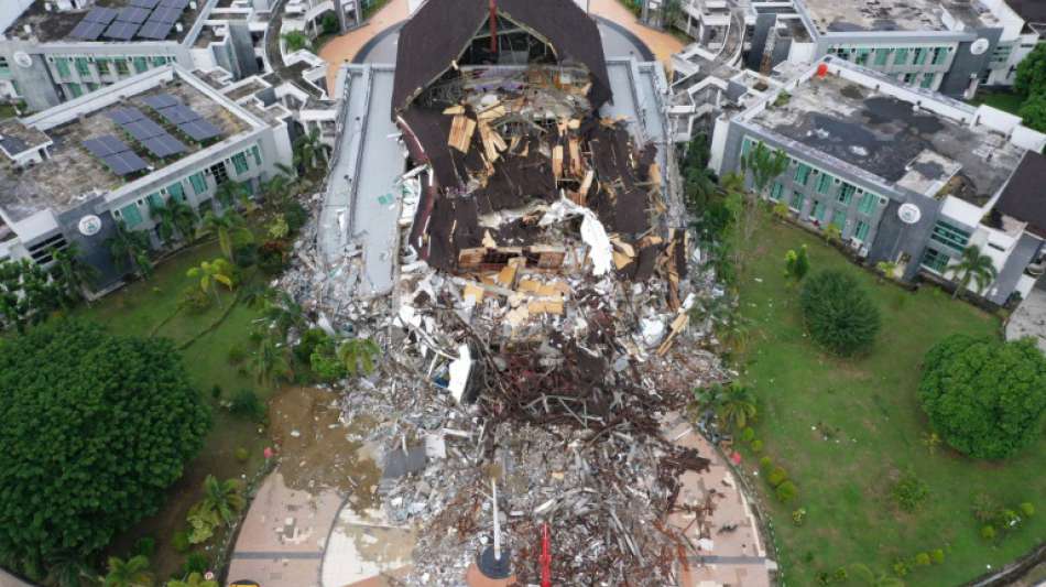 Zahl der Toten nach Erdbeben in Indonesien steigt auf mindestens 60 
