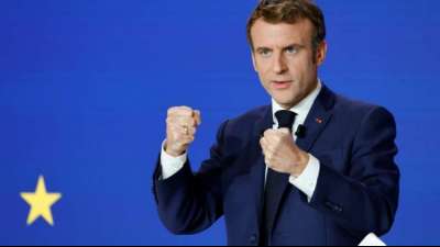Macron pl&auml;diert f&uuml;r "europ&auml;ischen Zivildienst" von sechs Monaten