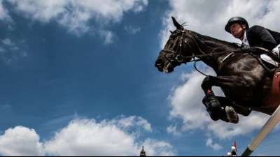 Reiten: Olympia-Aus f&uuml;r Weltmeisterin Simone Blum und Alice