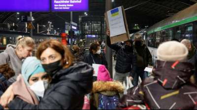 Mehr als 5300 Kriegsfl&uuml;chtlinge in Deutschland eingetroffen