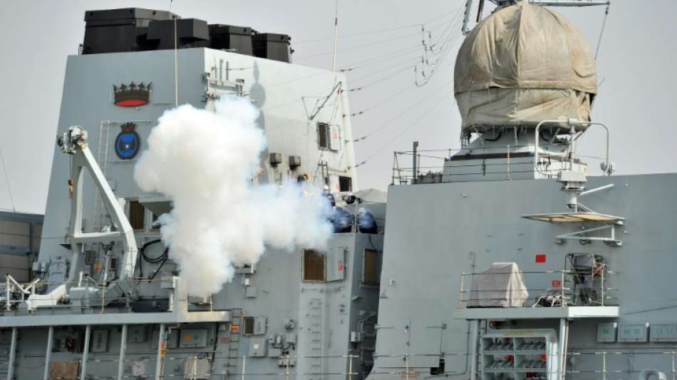 Britisches Kriegsschiff f&auml;hrt durch umstrittene Stra&szlig;e von Taiwan