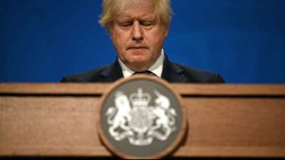 Parlamentsbericht wirft Johnson riesige Fehler in der Corona-Pandemie vor